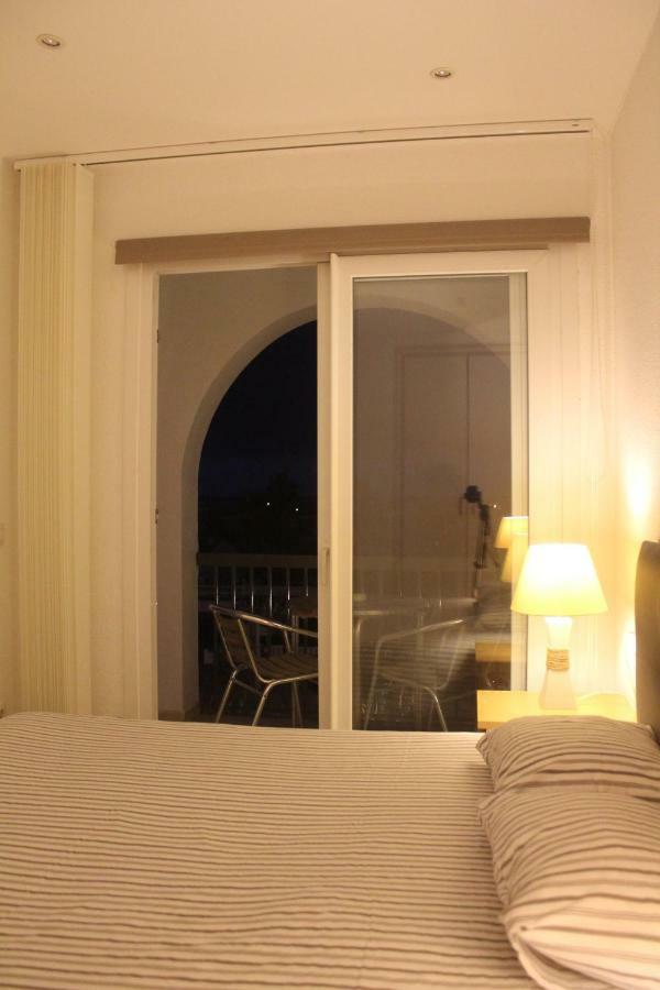 אמפוריבראבה Absolute Apartment מראה חיצוני תמונה